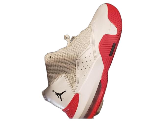 Autre Marque Volo Giordania e airmax Bianco Rosso