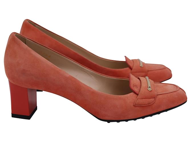 Décolleté Tod's con tacco largo in pelle scamosciata color corallo Arancione