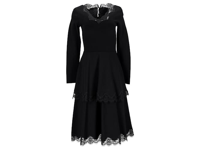 Stella Mc Cartney Abito a strati con bordi in pizzo a maniche lunghe Stella McCartney in viscosa nera Nero