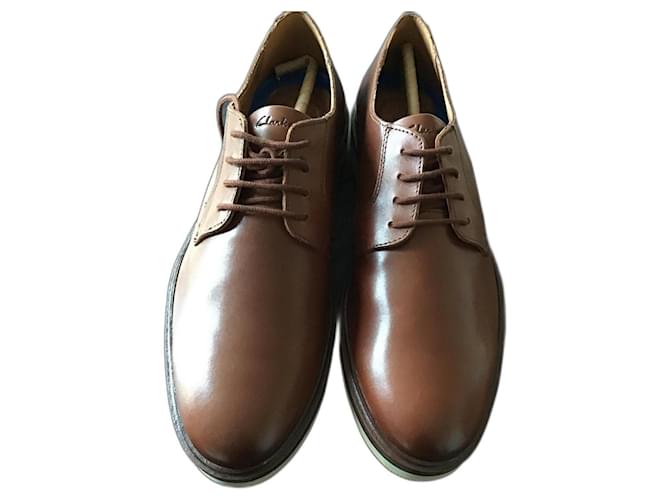 Clarks Pianura di Malwood Marrone scuro