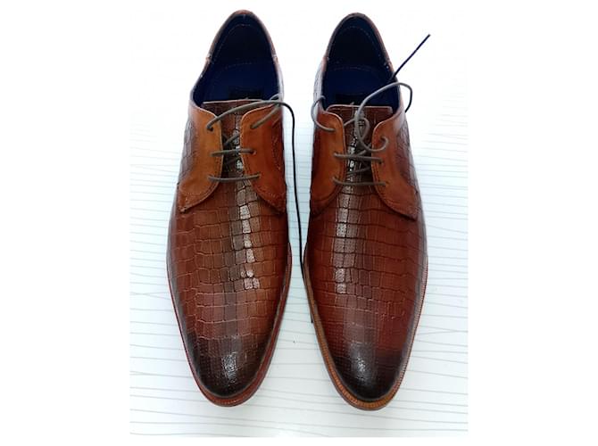 Autre Marque Scarpe Derby formali da uomo in pelle cognac con stampa alligatore e lacci Marrone