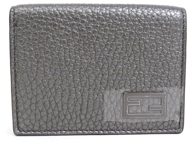 Portafoglio Fendi Tri-Fold in pelle grigia metallica Metallico