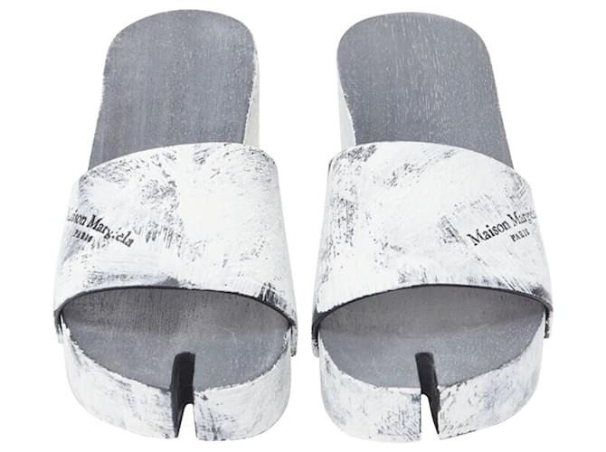 Maison Martin Margiela Sandalo in legno con tacco conico dipinto Tabi di Maison Margiela Bianco