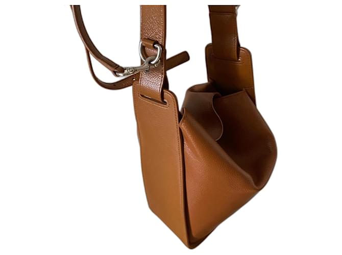 Balenciaga Strumento Caramello