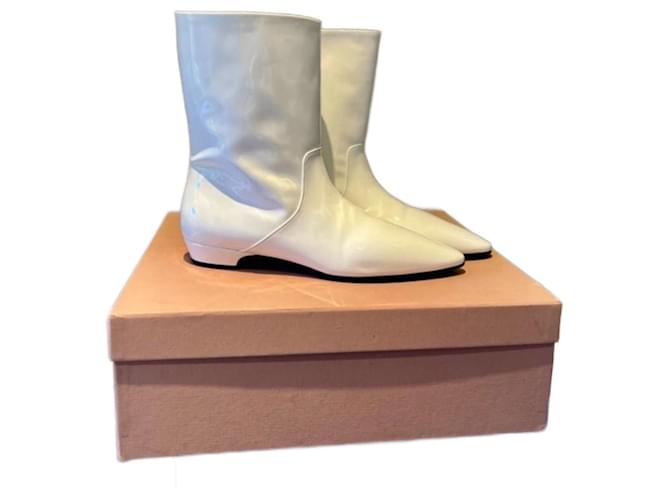 Tacchi in pelle verniciata Miu Miu Bianco