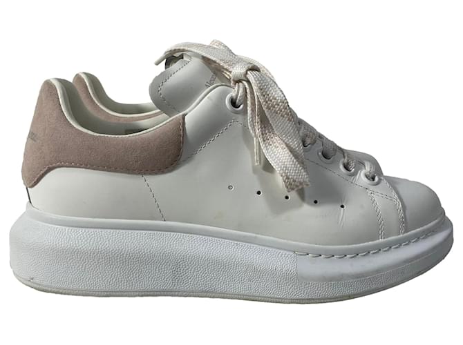 Sneakers Oversized Alexander McQueen in pelle e suede bianco Crudo