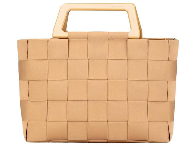 Salvatore Ferragamo Wanda Beige