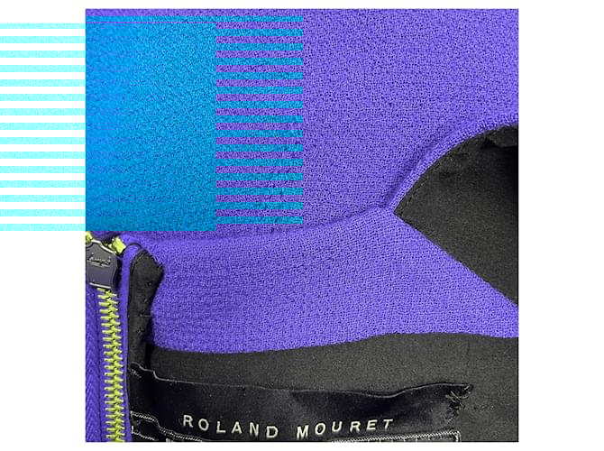 Abito in crepe di lana blu brillante con taglio geometrico di Roland Mouret