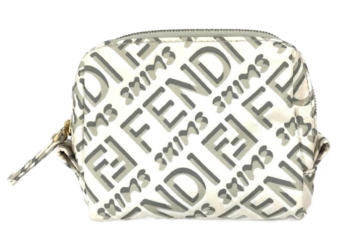 Pochette di collaborazione Fendi Skims Bianco