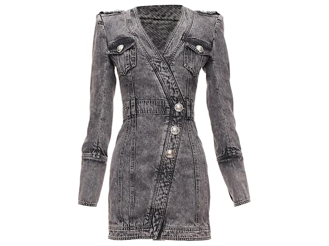 Abito mini in denim lavato ad acido di Balmain, impreziosito da bottoni e avvolto Grigio