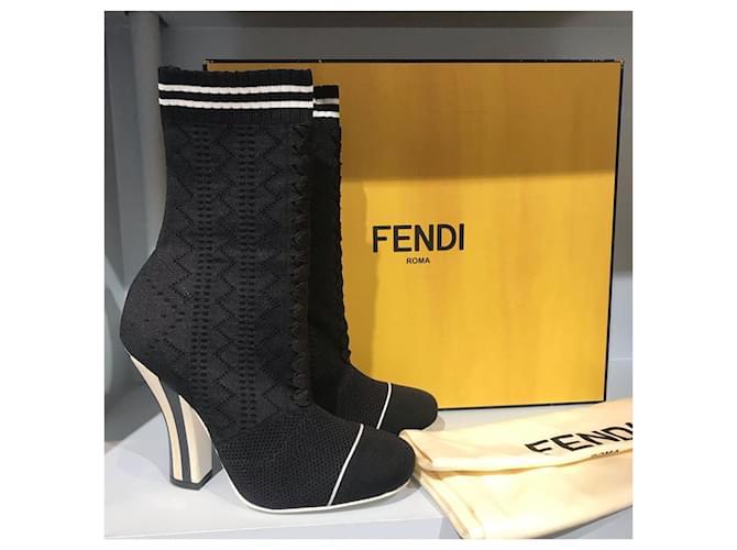 Stivali alla caviglia FENDI T.EU 38 Tessuto Nero