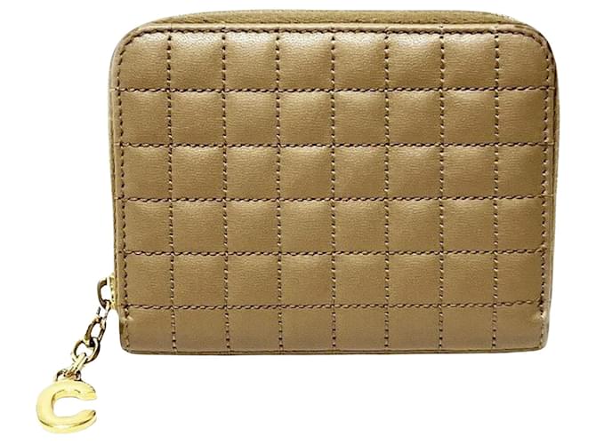 Charm Céline C Beige