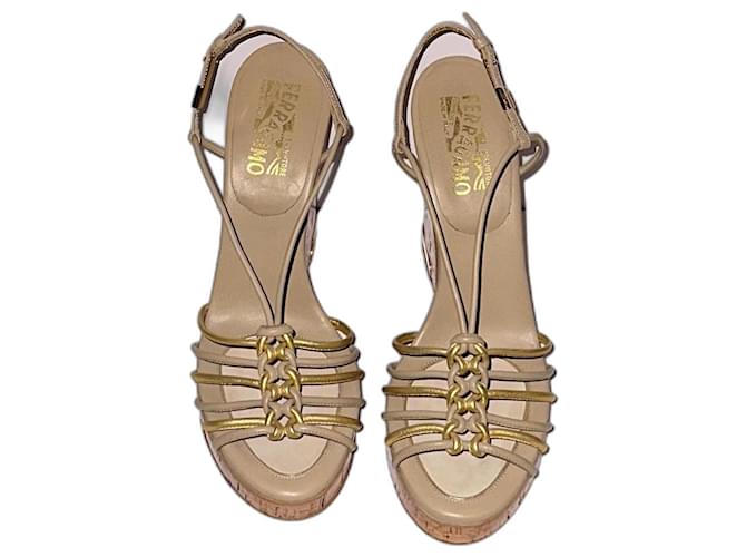 Salvatore Ferragamo Tacchi Beige