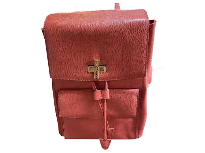 Céline Zaino Modello Pelle Corallo