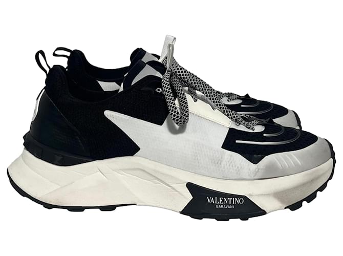 Valentino Garavani Sneakers Valentino True Act in pelle nera Nero