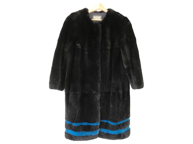 Giacche YVES SALOMON T.FR 40 in pelliccia Nero