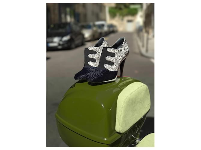 Stivali alla caviglia FENDI T.EU 38 Pelle Blu navy