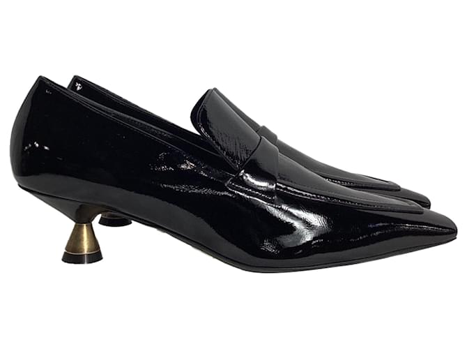 Khaite I Mocassini a Punta Re in Pelle Verniciata Nera Nero