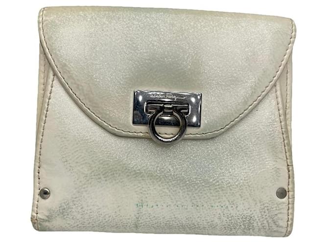 Borsa piccola in pelle verniciata bianca Salvatore Ferragamo Bianco