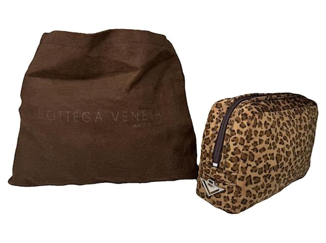 Pochette Knot in cotone marrone di Bottega Veneta