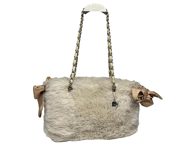 Autre Marque Borsa a mano in pelliccia sintetica bianca Samantha Thavasa Bianco