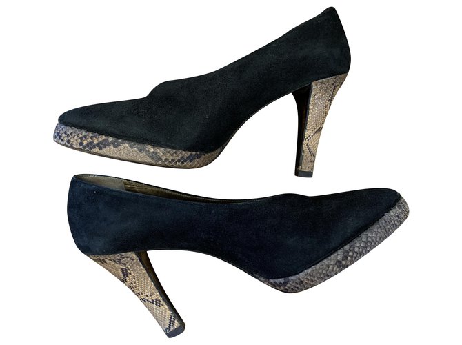 Yves Saint Laurent Pompe del palazzo Nero