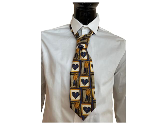 Cravatta Yves Saint Laurent in seta – motivo 'cuori e torce', blu/oro – Made in Italy Multicolore