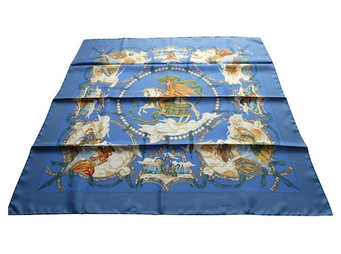 Sciarpa di Hermès, new, never worn, corridori delle nuvole, Con la sua scatola. Blu chiaro