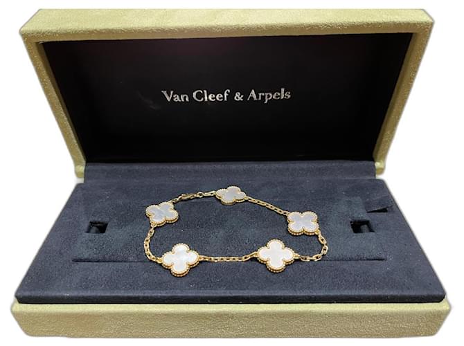 Van Cleef & Arpels Bracciale vintage Alhambra 5 motivi, giallo oro, Madreperla bianca. Gold hardware