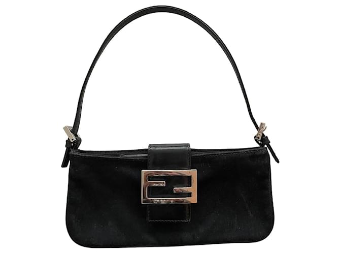 Baguette Fendi Classica batuette vintage nera tinta unita. Nero