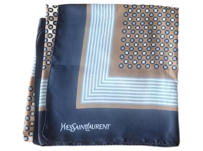 Yves Saint Laurent YSL-quadrato Nero