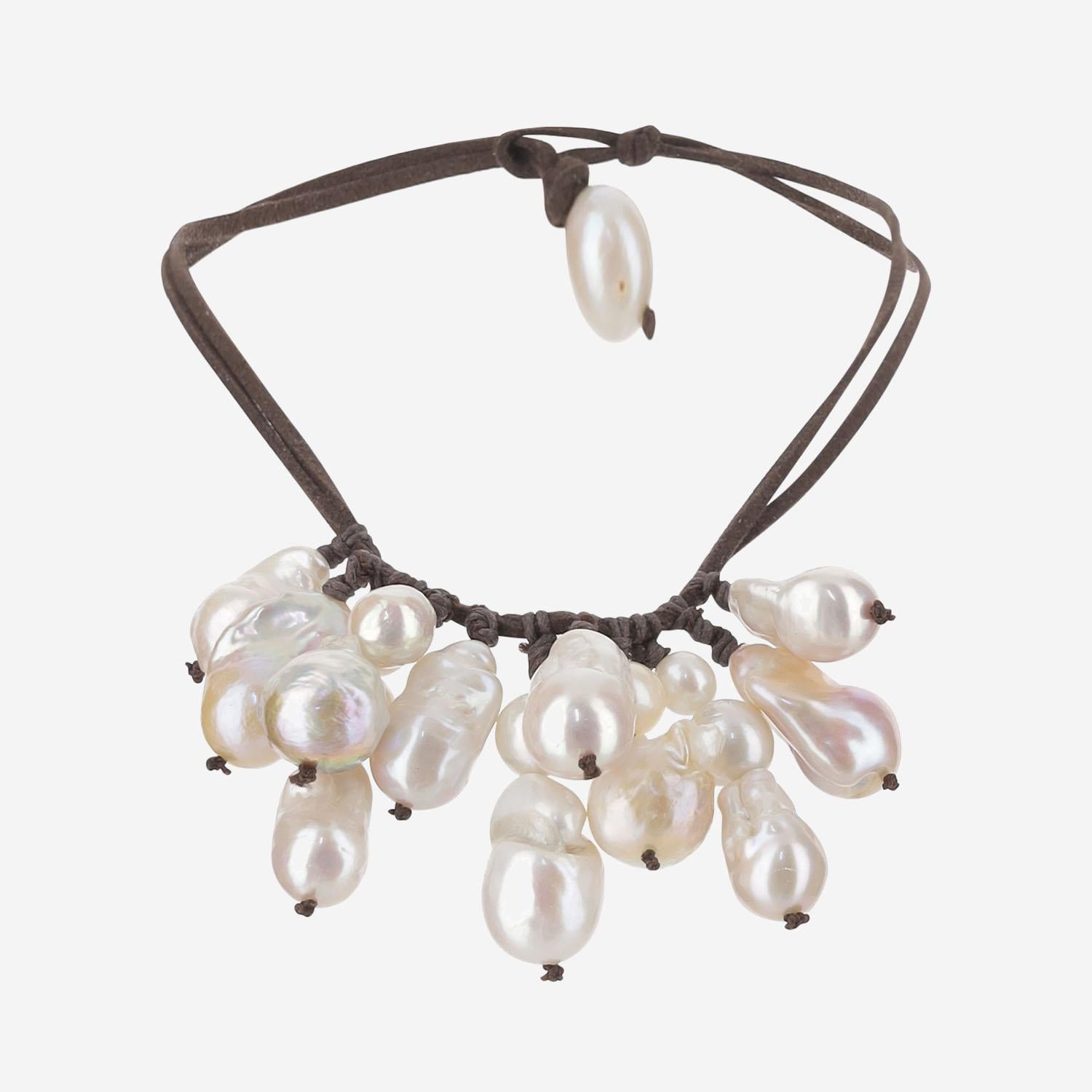 COLLANA in suede CON perle bianche